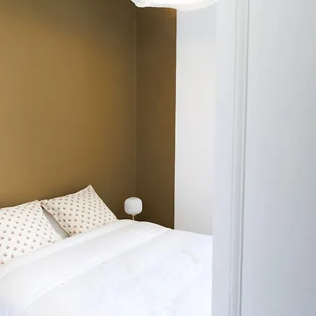 Haussmannien Des Jardins De La Fontaine *