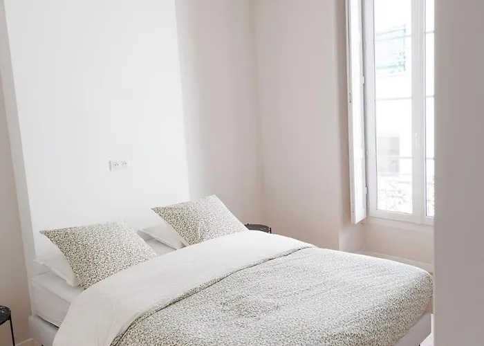 דירה Haussmannien Des Jardins De La Fontaine