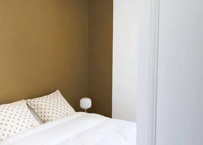 Haussmannien Des Jardins De La Fontaine *