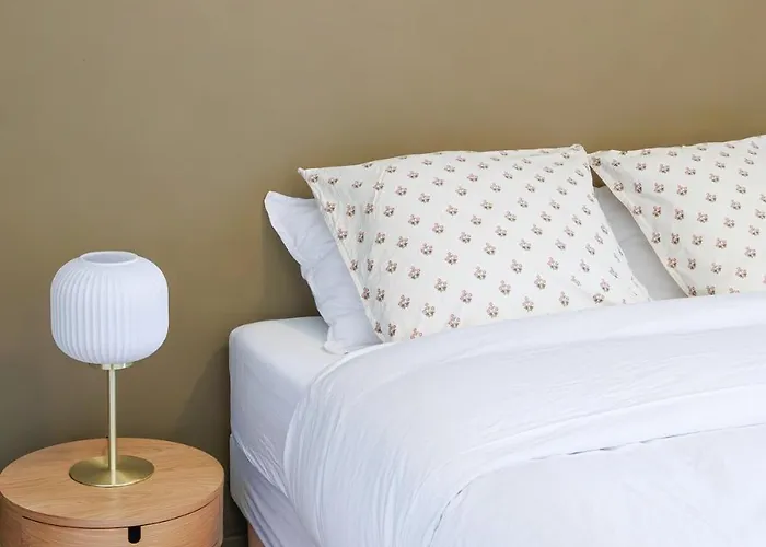 Haussmannien Des Jardins De La Fontaine *