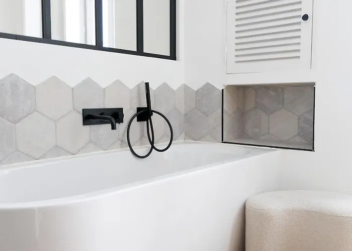 Haussmannien Des Jardins De La Fontaine