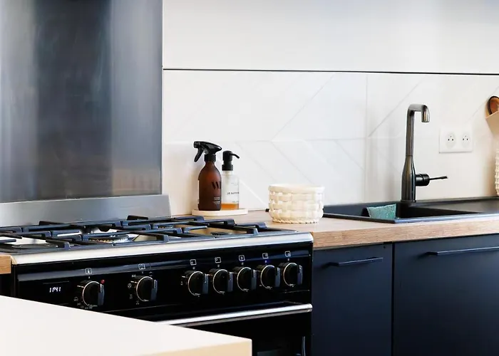 Haussmannien Des Jardins De La Fontaine *